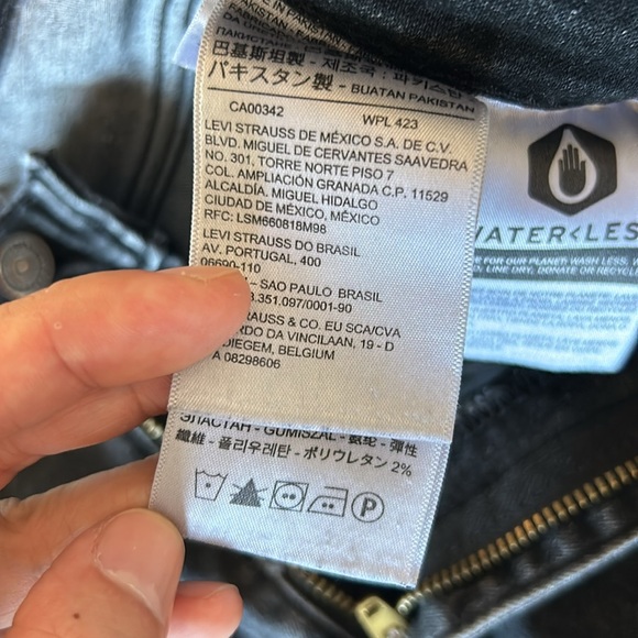 Levis Jeans - Picture 5 of 6